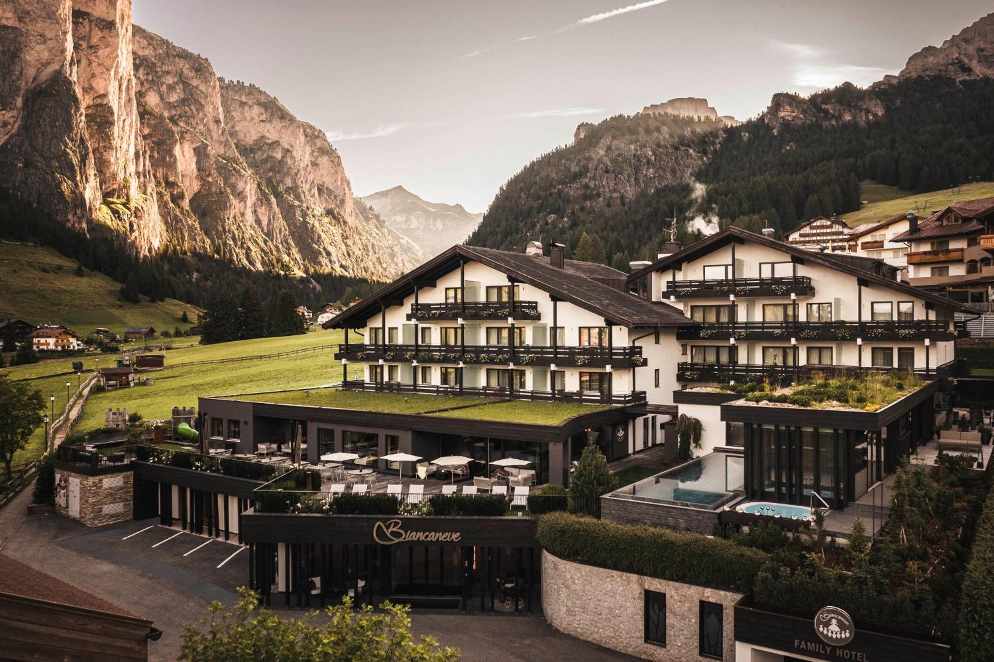 Biancaneve Family Hotel Selva di Val Gardena Exteriör bild