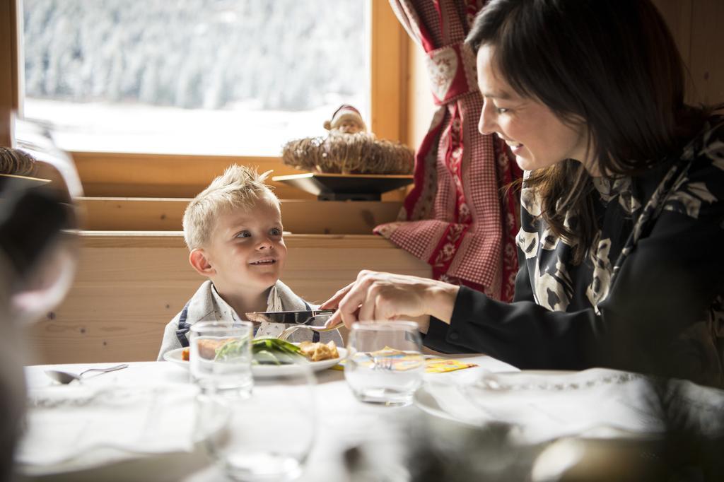 Biancaneve Family Hotel Selva di Val Gardena Exteriör bild